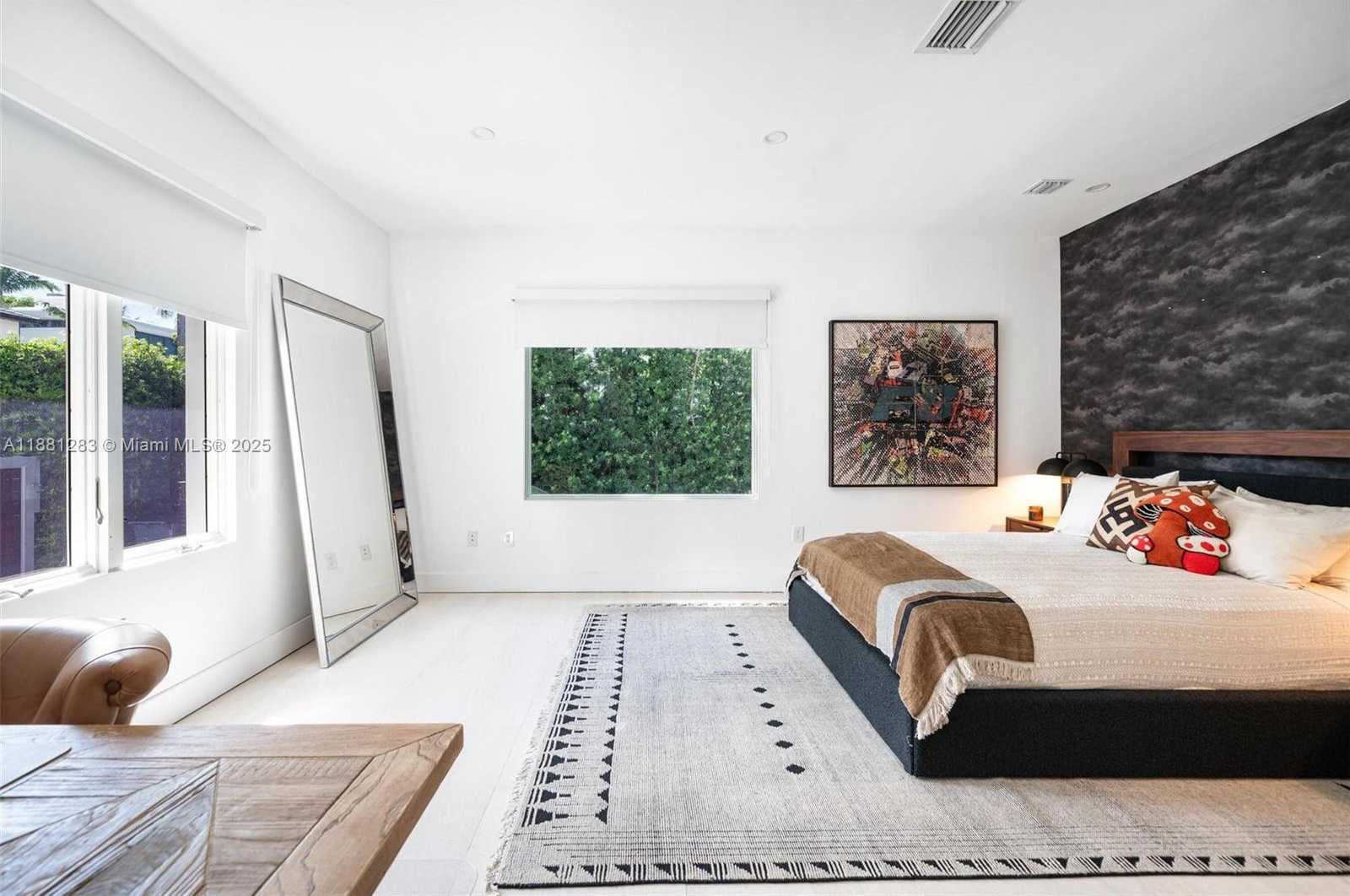 Small Image of 520 EAST DILIDO DR, Miami Beach Number 27