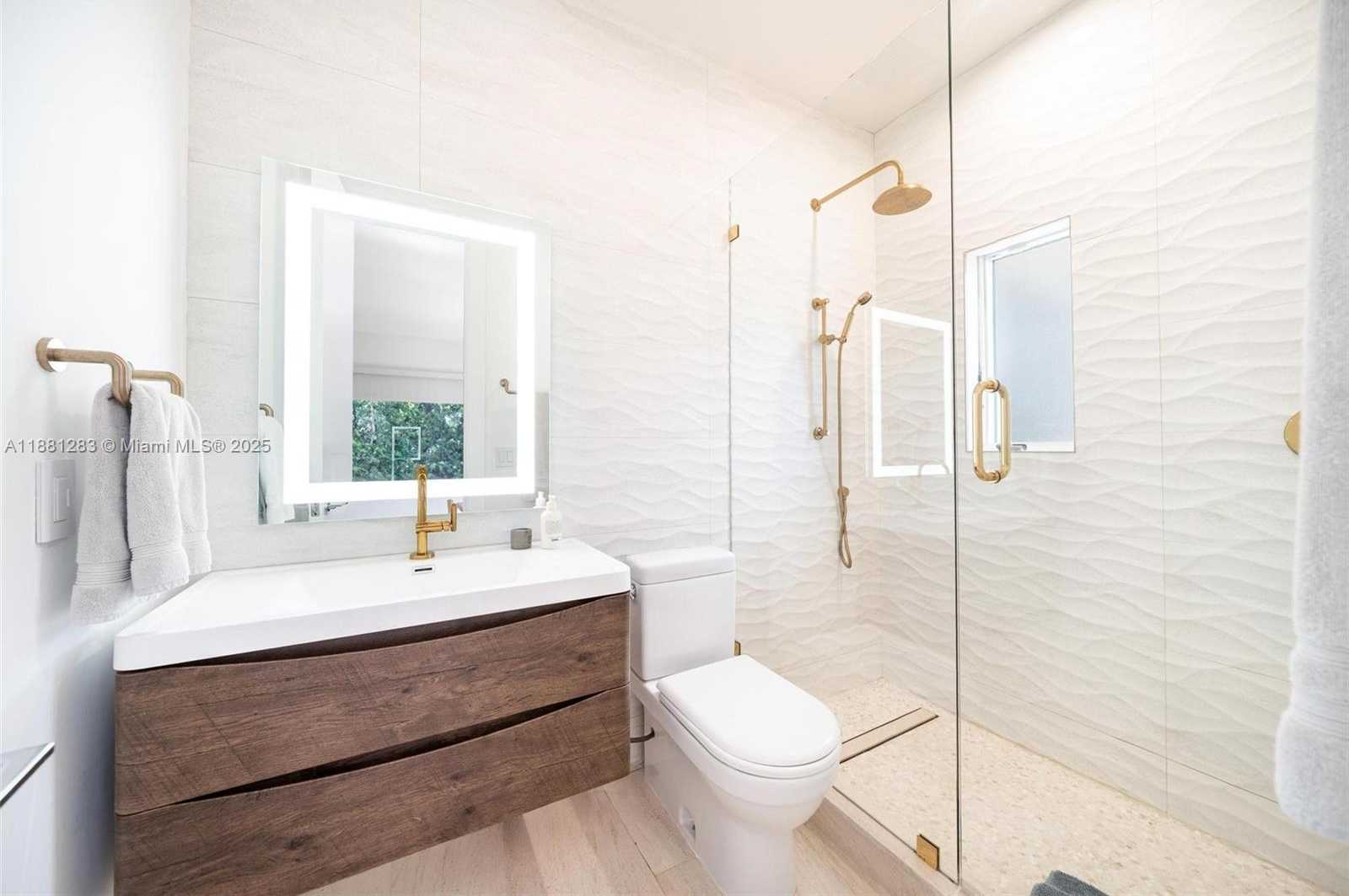 Small Image of 520 EAST DILIDO DR, Miami Beach Number 29