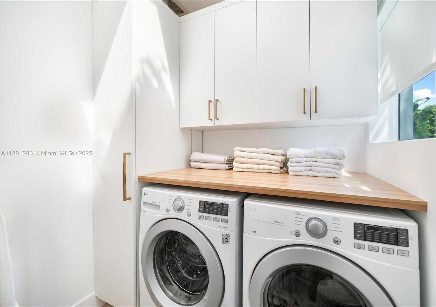 Small Image of 520 EAST DILIDO DR, Miami Beach Number 33