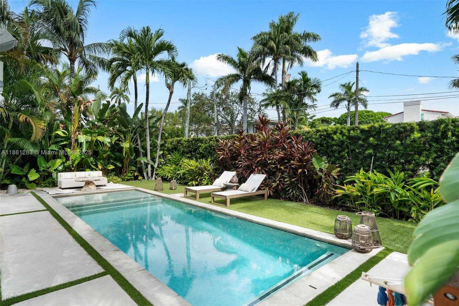 Small Image of 520 EAST DILIDO DR, Miami Beach Number 35