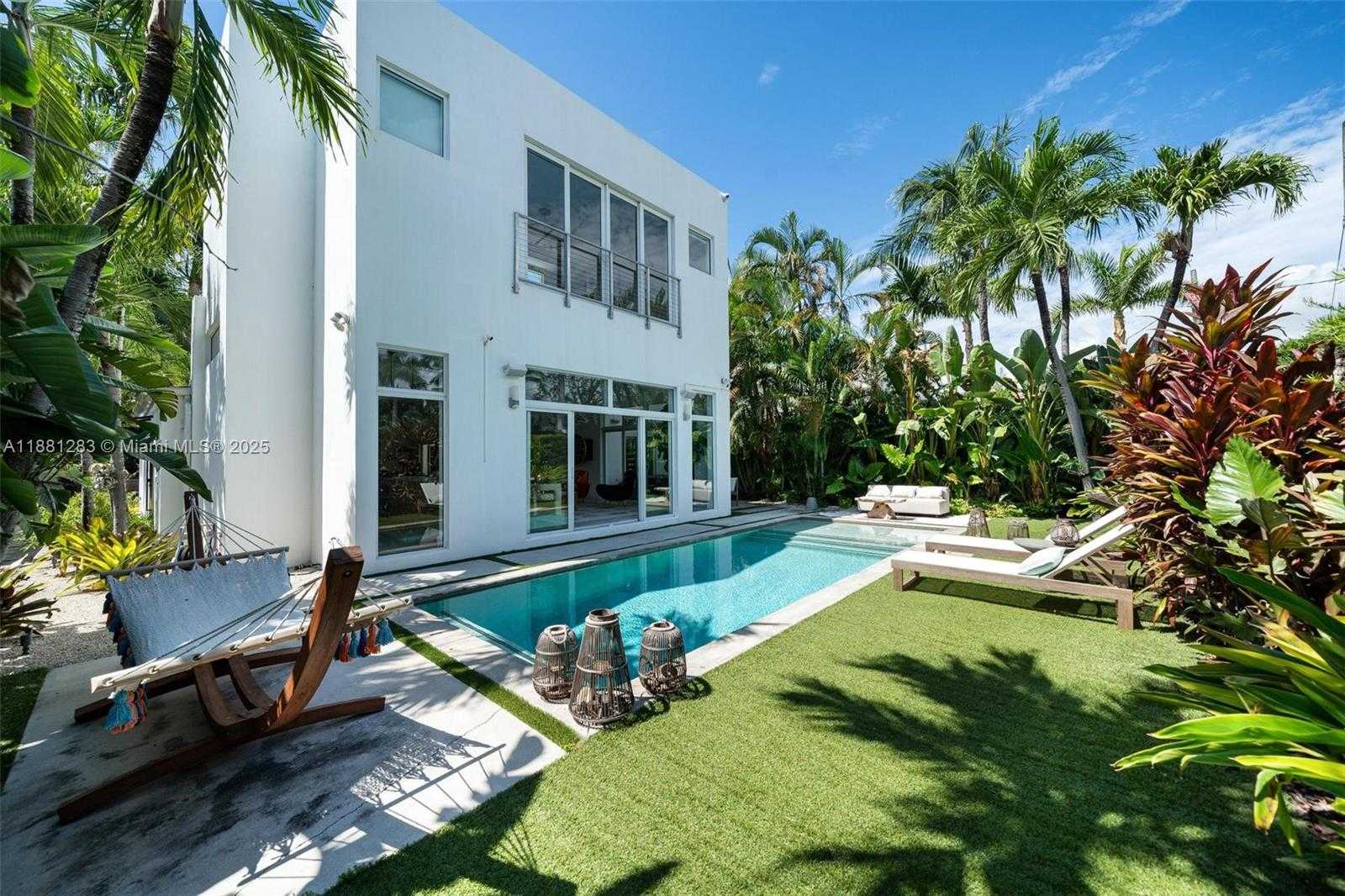 Small Image of 520 EAST DILIDO DR, Miami Beach Number 38