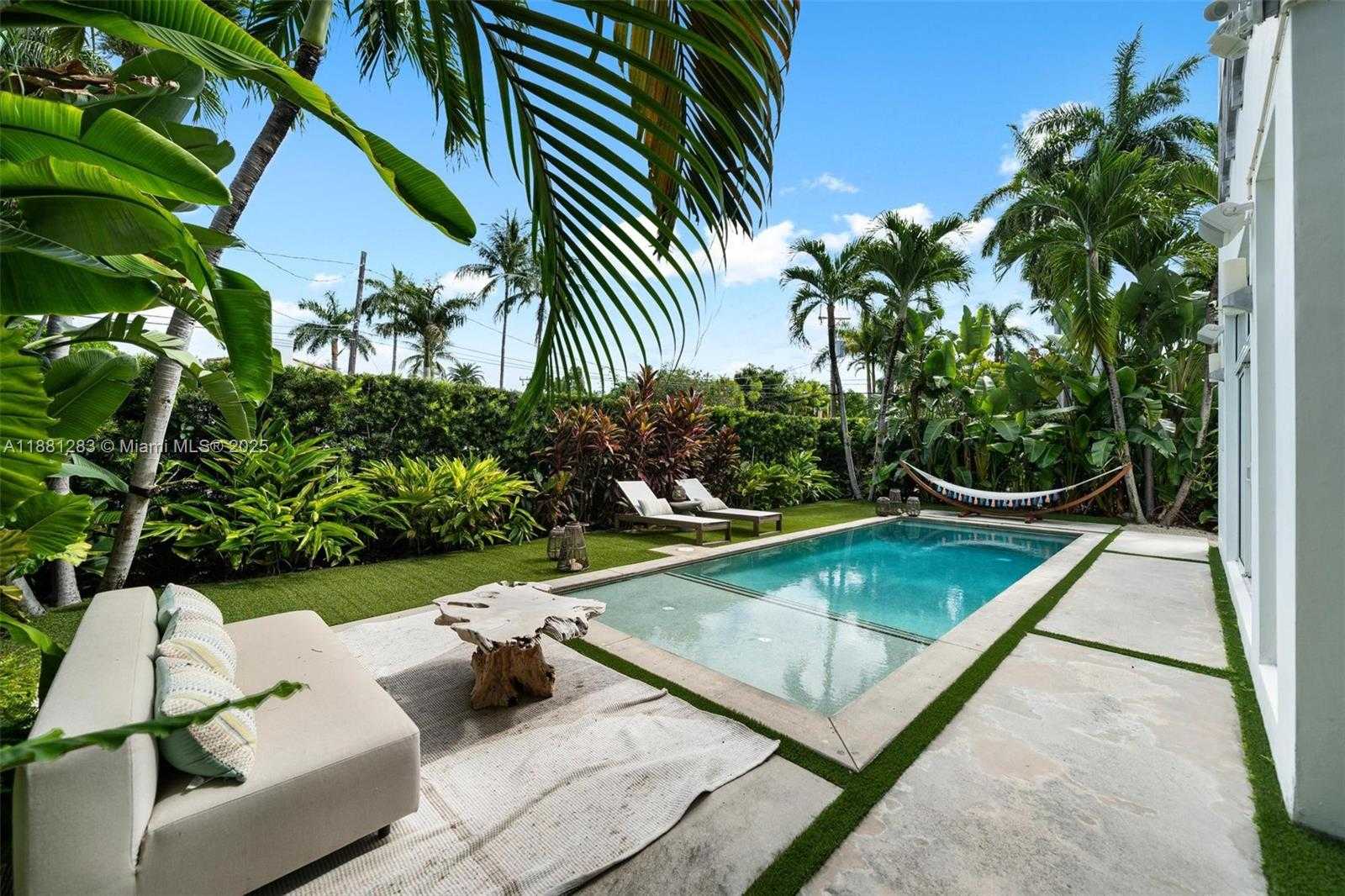 Small Image of 520 EAST DILIDO DR, Miami Beach Number 40