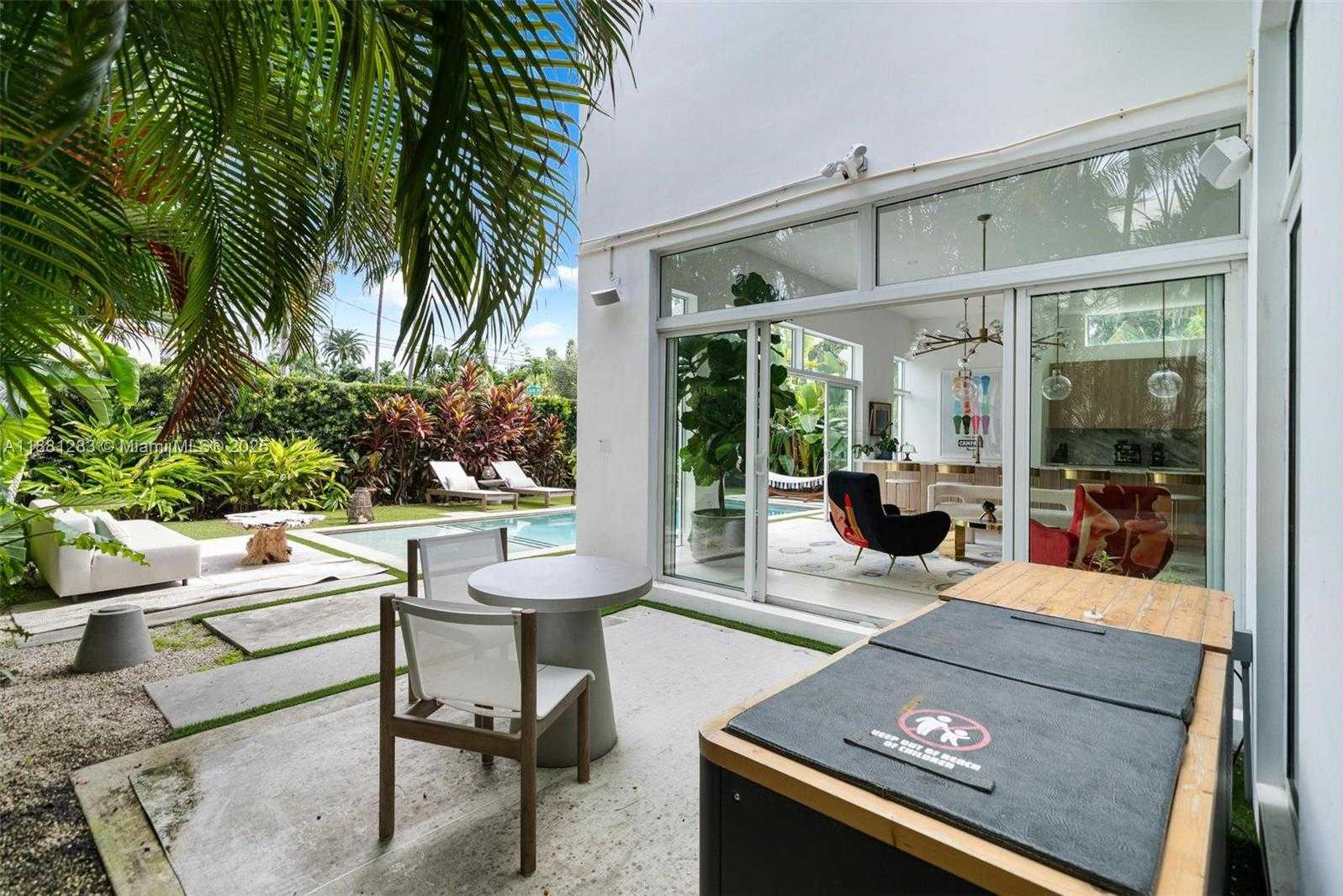 Small Image of 520 EAST DILIDO DR, Miami Beach Number 43
