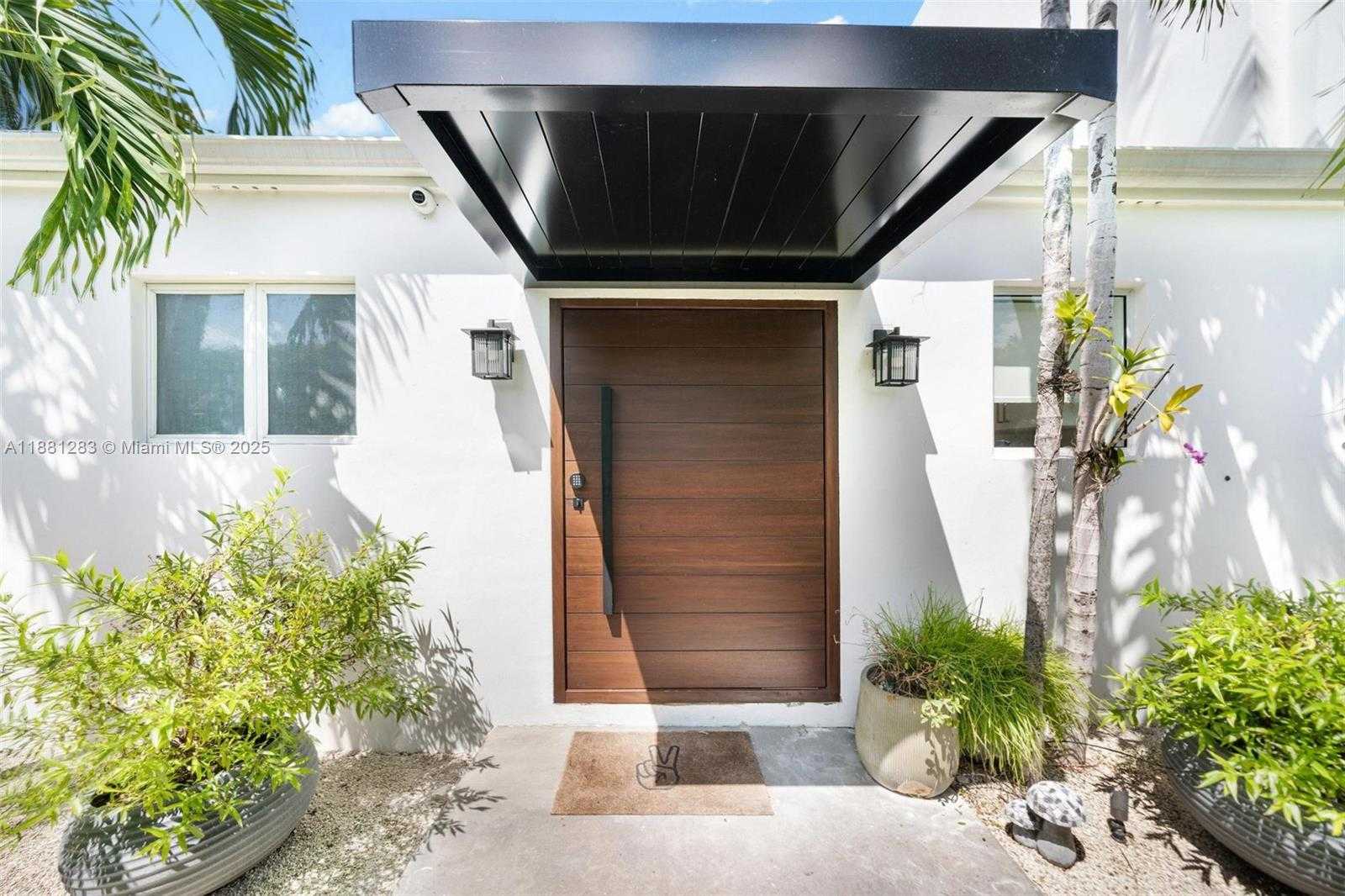 Small Image of 520 EAST DILIDO DR, Miami Beach Number 44
