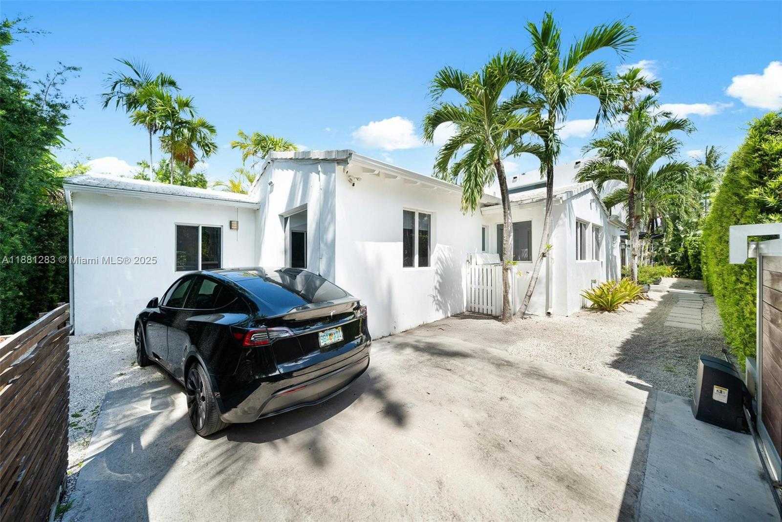 Small Image of 520 EAST DILIDO DR, Miami Beach Number 46