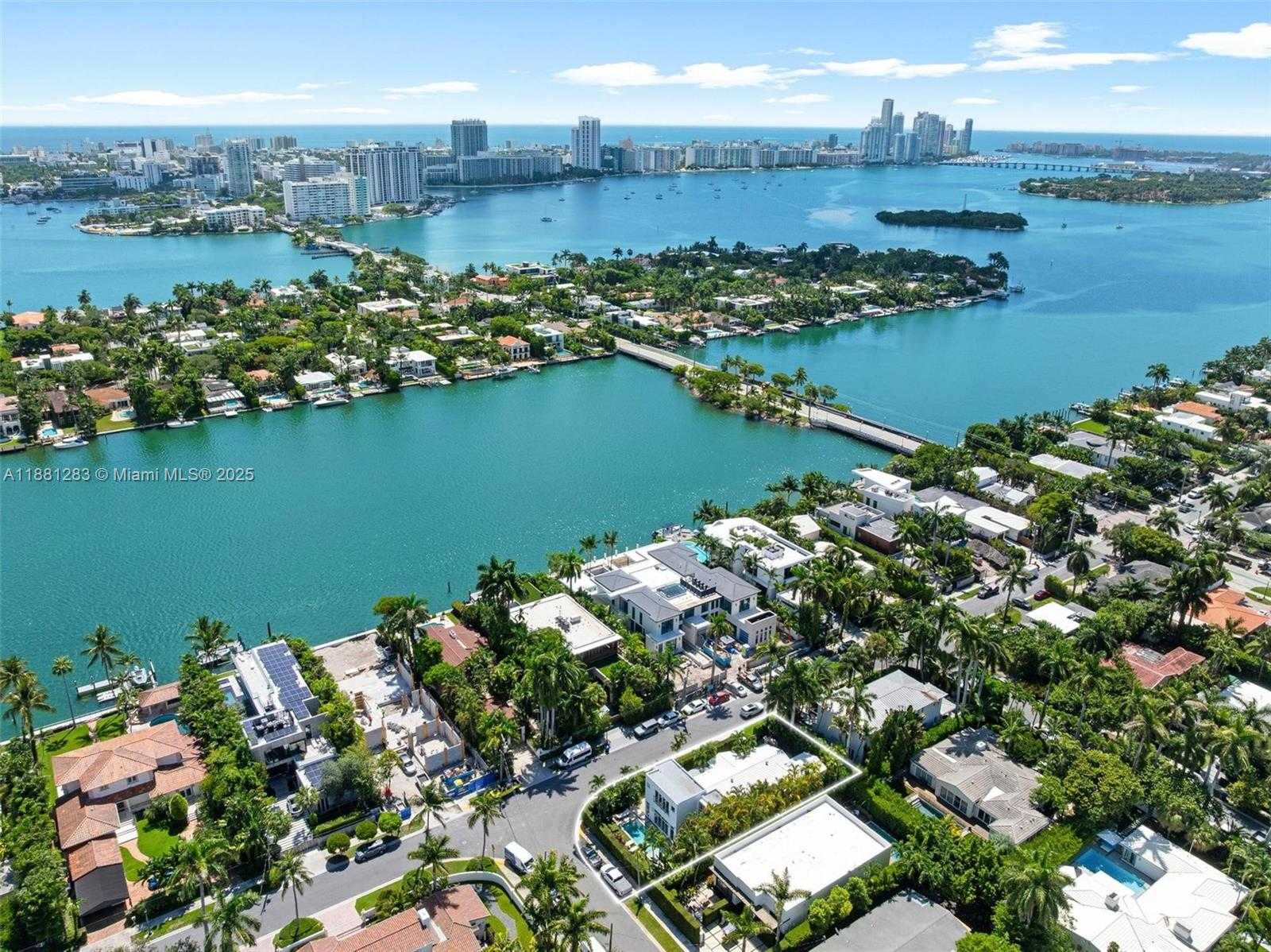 Small Image of 520 EAST DILIDO DR, Miami Beach Number 52