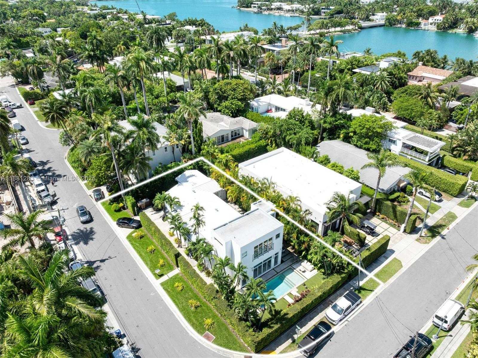 Small Image of 520 EAST DILIDO DR, Miami Beach Number 54