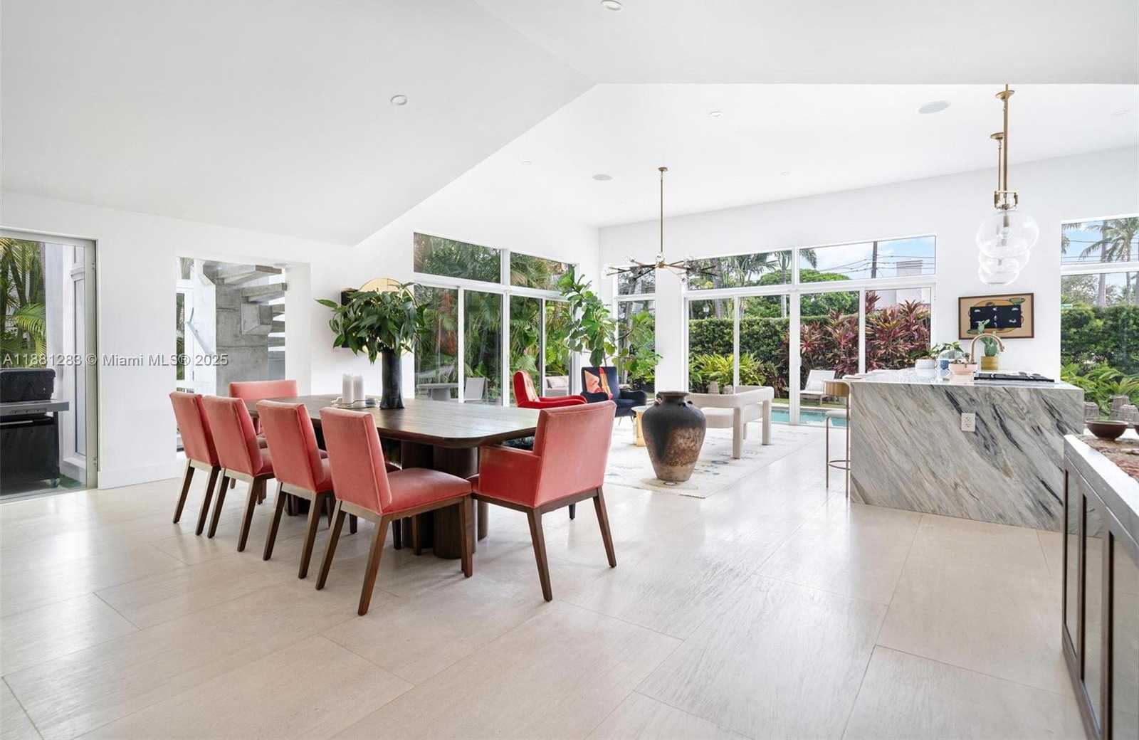 Small Image of 520 EAST DILIDO DR, Miami Beach Number 7