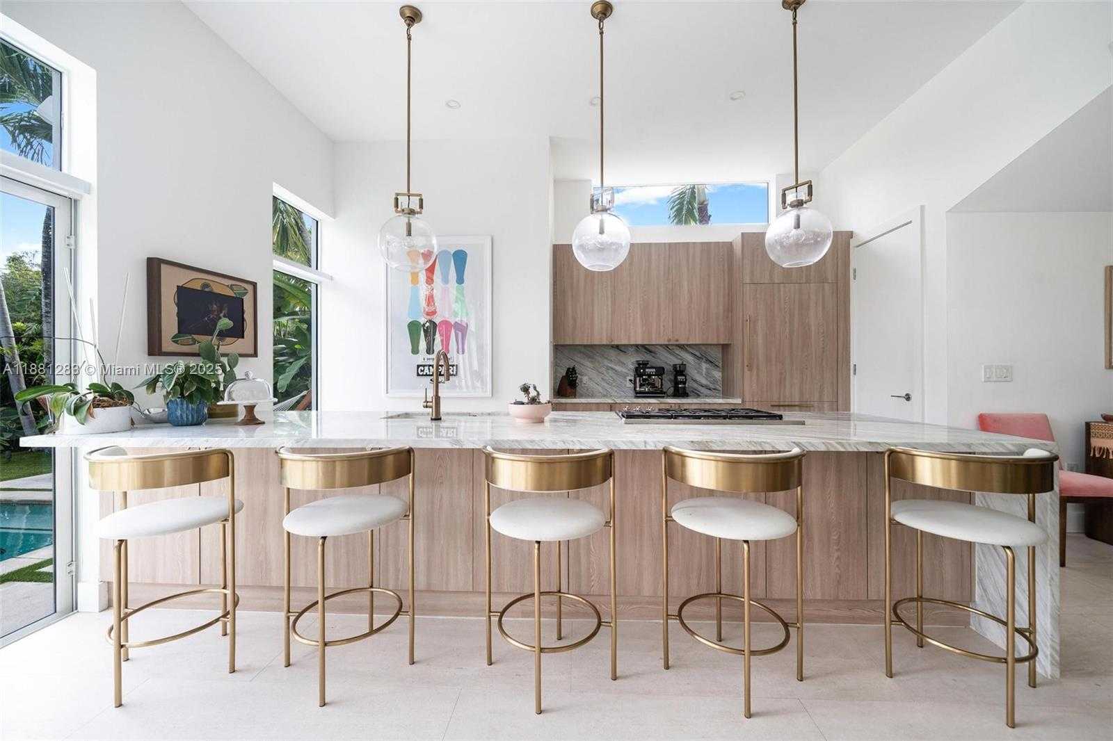 Small Image of 520 EAST DILIDO DR, Miami Beach Number 8