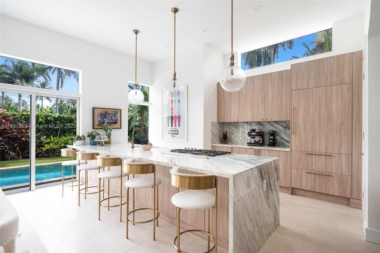 Small Image of 520 EAST DILIDO DR, Miami Beach Number 9