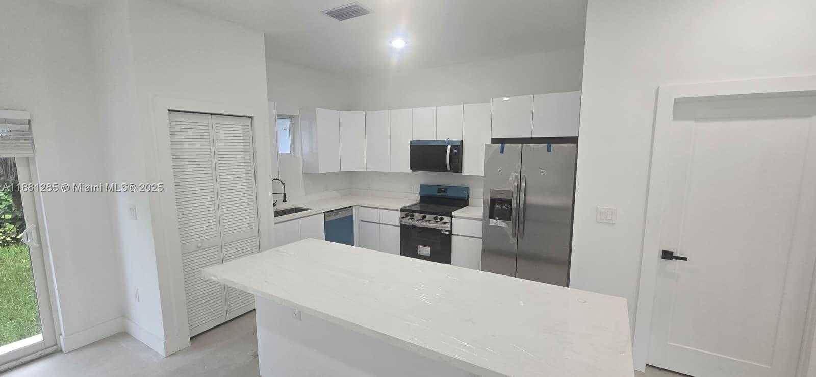 Small Image of 141 NORTH WEST 11TH ST, Pompano Beach Number 2