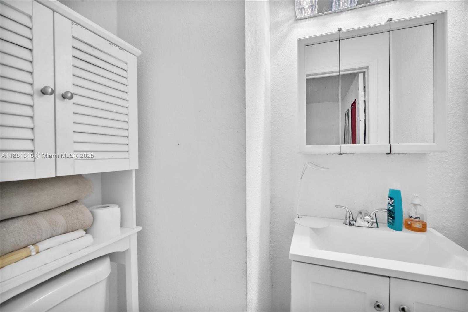 Small Image of 551 NORTH WEST 183RD ST, Miami Gardens Number 12