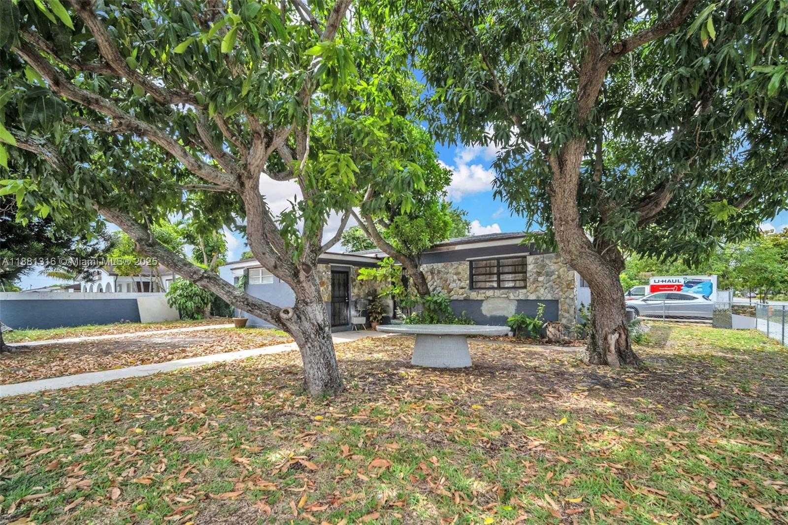 Small Image of 551 NORTH WEST 183RD ST, Miami Gardens Number 2