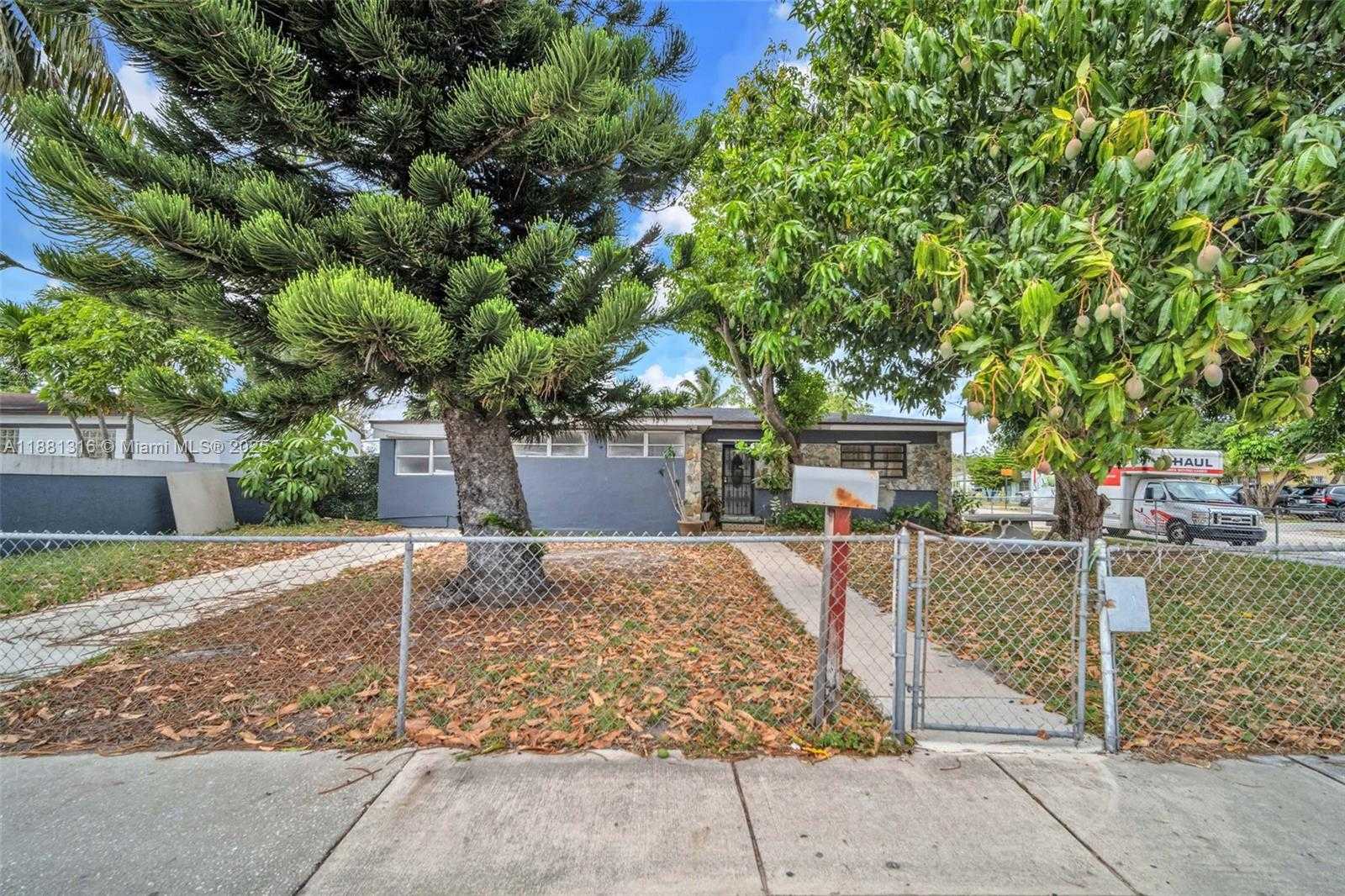 Small Image of 551 NORTH WEST 183RD ST, Miami Gardens Number 3