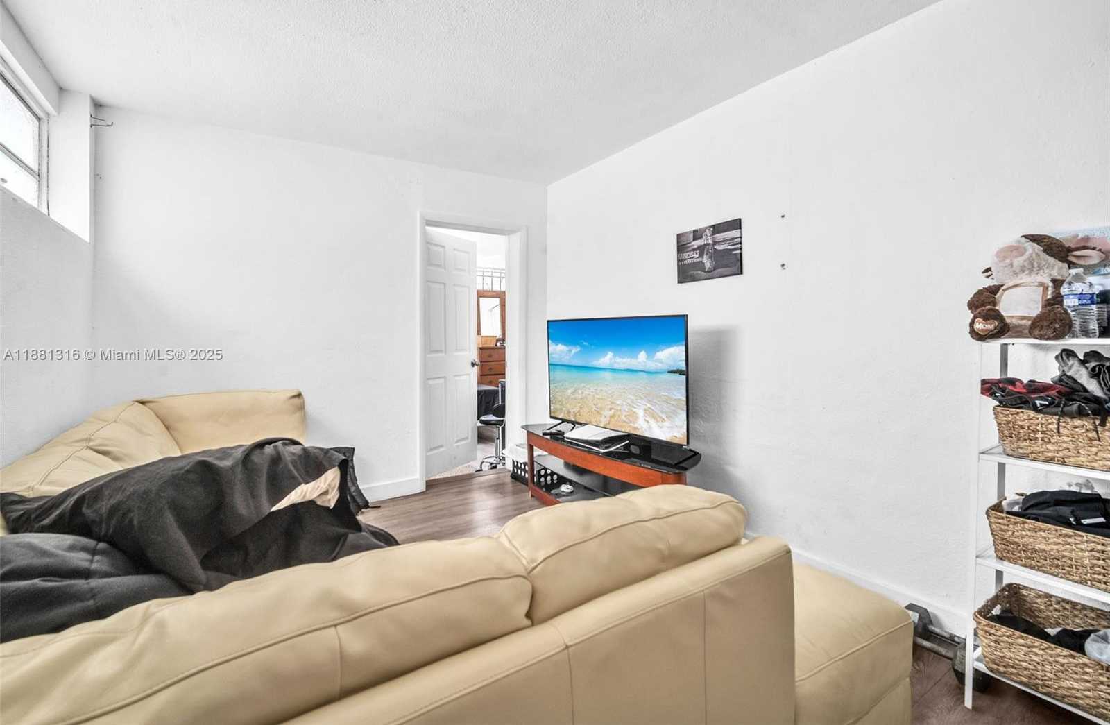 Small Image of 551 NORTH WEST 183RD ST, Miami Gardens Number 8