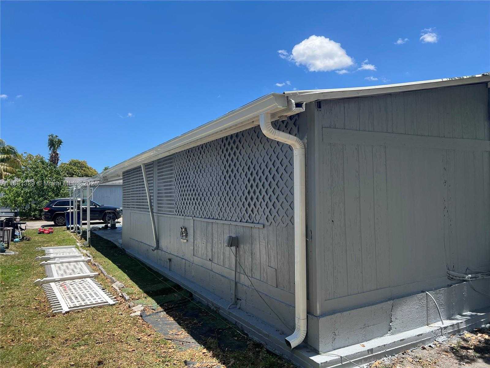Small Image of 20016 NORTH WEST 56 AVE, Miami Gardens Number 10