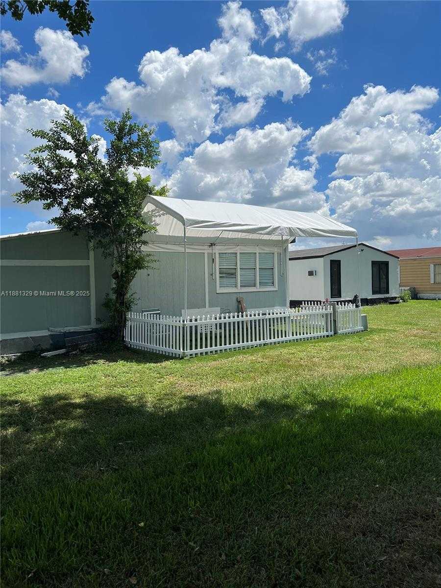 Small Image of 20016 NORTH WEST 56 AVE, Miami Gardens Number 17