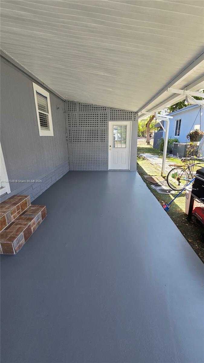 Small Image of 20016 NORTH WEST 56 AVE, Miami Gardens Number 4