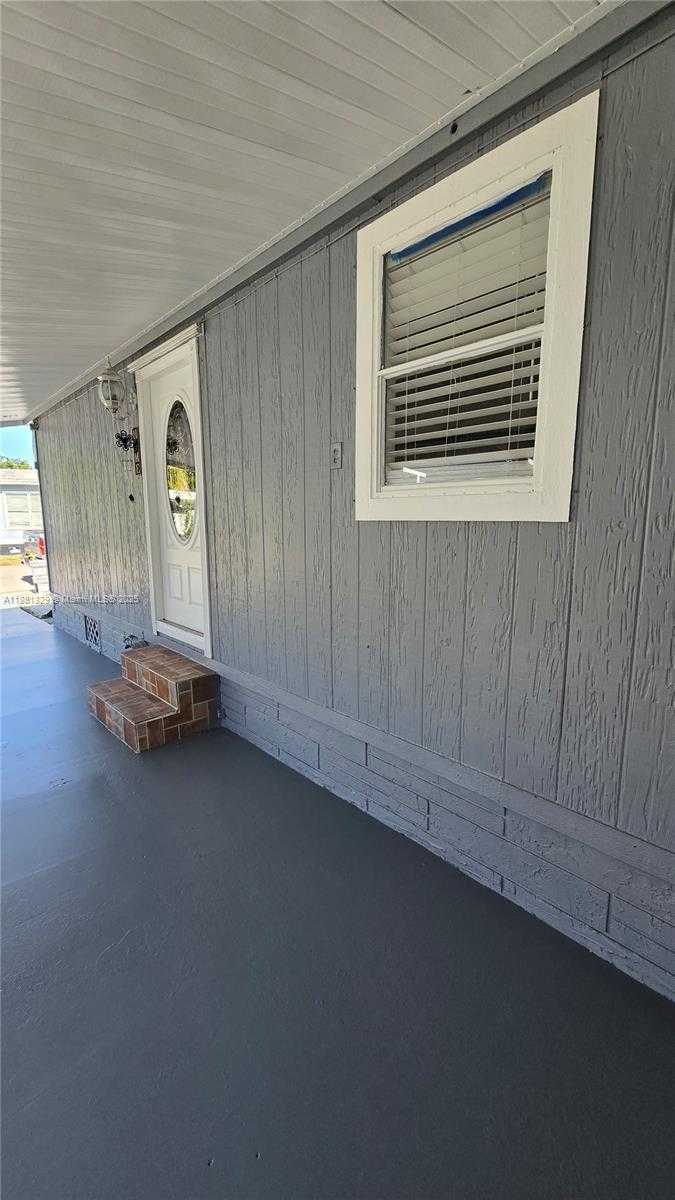 Small Image of 20016 NORTH WEST 56 AVE, Miami Gardens Number 8