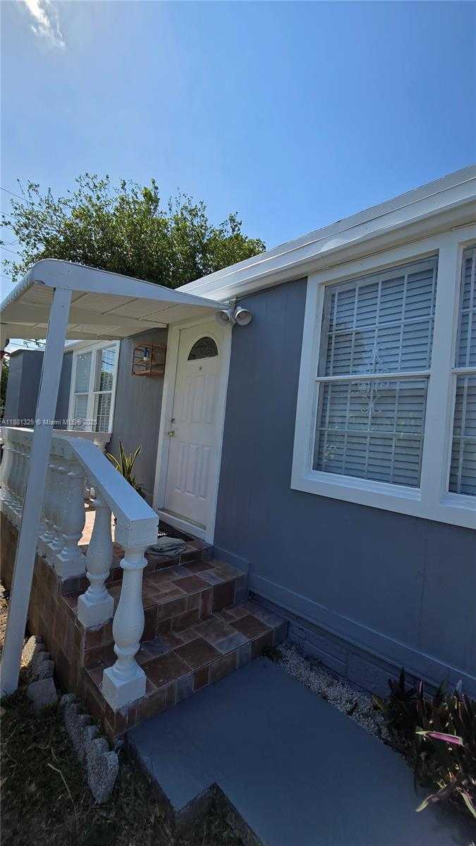 Small Image of 20016 NORTH WEST 56 AVE, Miami Gardens Number 9