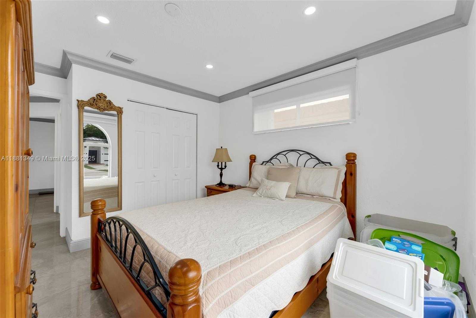 Small Image of 7710 WEST 30TH LN, Hialeah Number 15