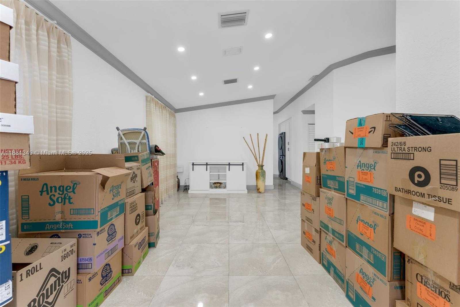 Small Image of 7710 WEST 30TH LN, Hialeah Number 16