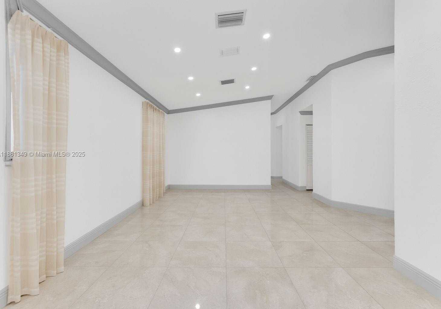 Small Image of 7710 WEST 30TH LN, Hialeah Number 17