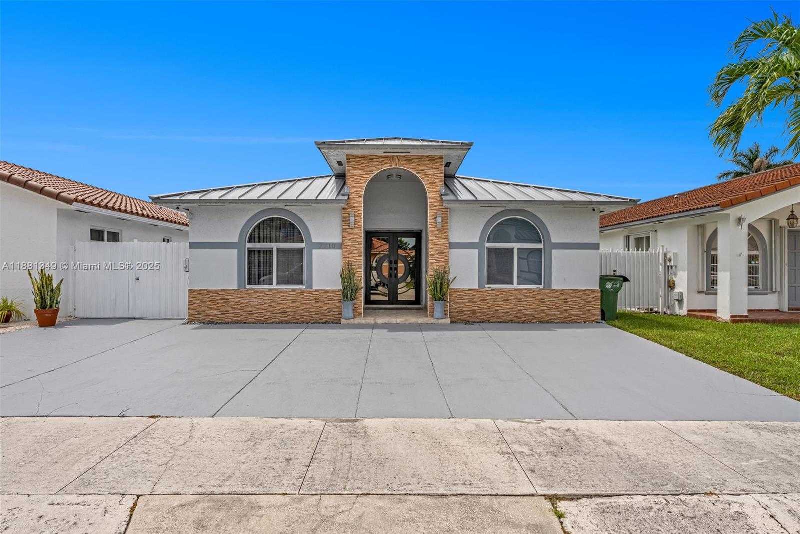Small Image of 7710 WEST 30TH LN, Hialeah Number 2