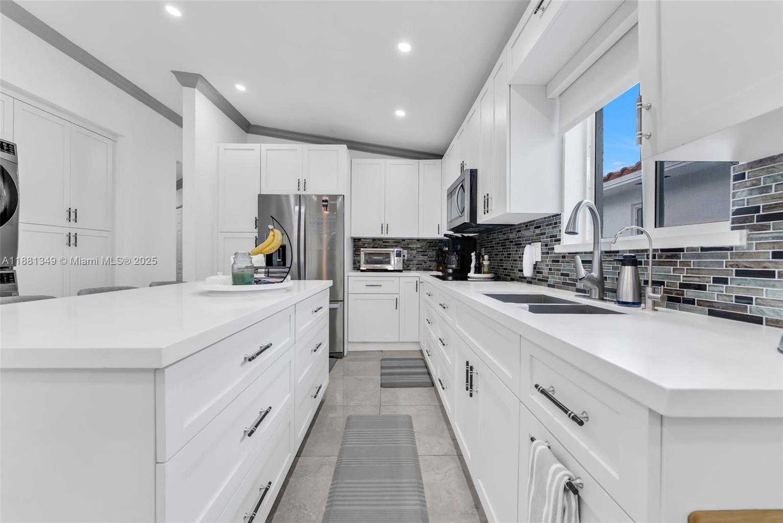 Small Image of 7710 WEST 30TH LN, Hialeah Number 21