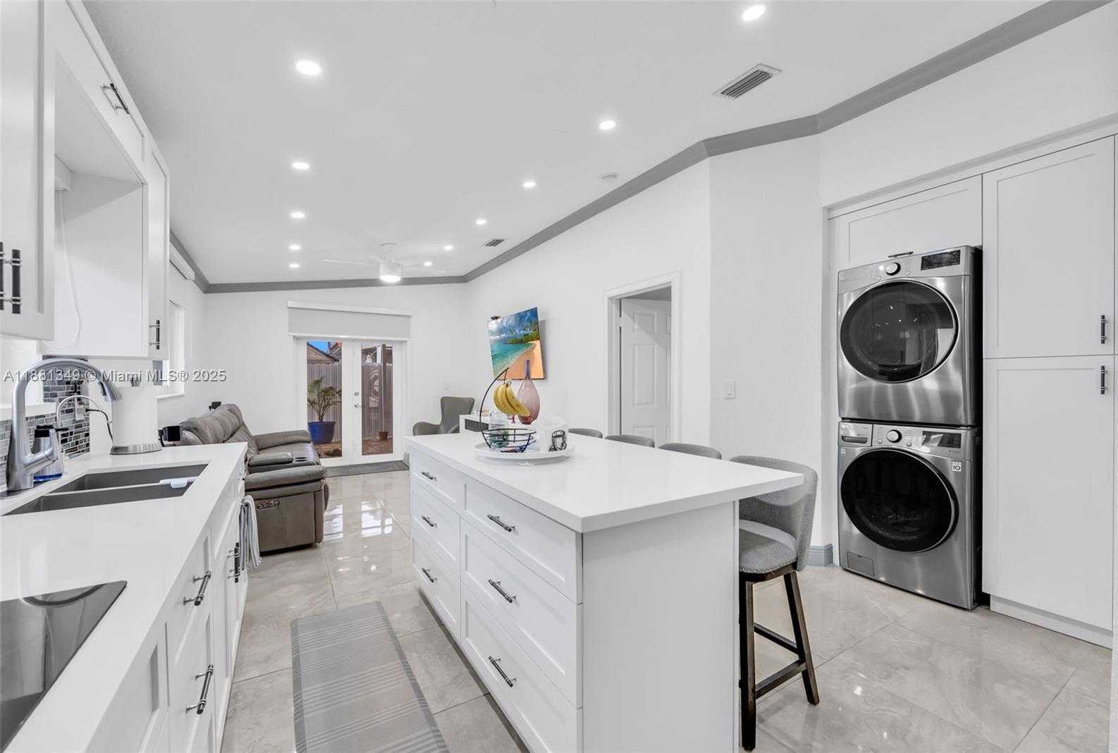 Small Image of 7710 WEST 30TH LN, Hialeah Number 22