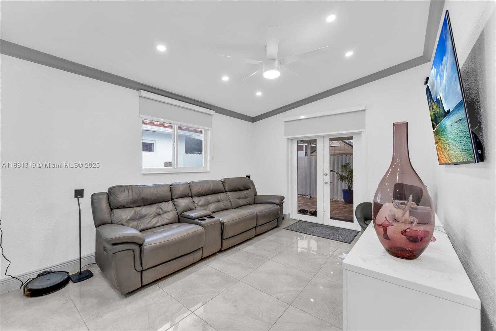 Small Image of 7710 WEST 30TH LN, Hialeah Number 23