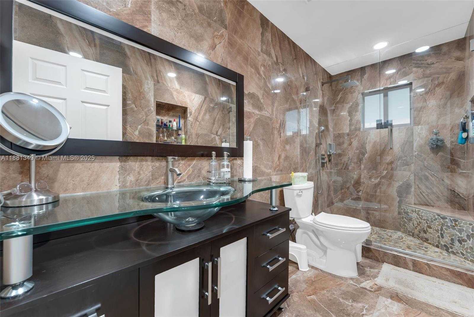Small Image of 7710 WEST 30TH LN, Hialeah Number 27