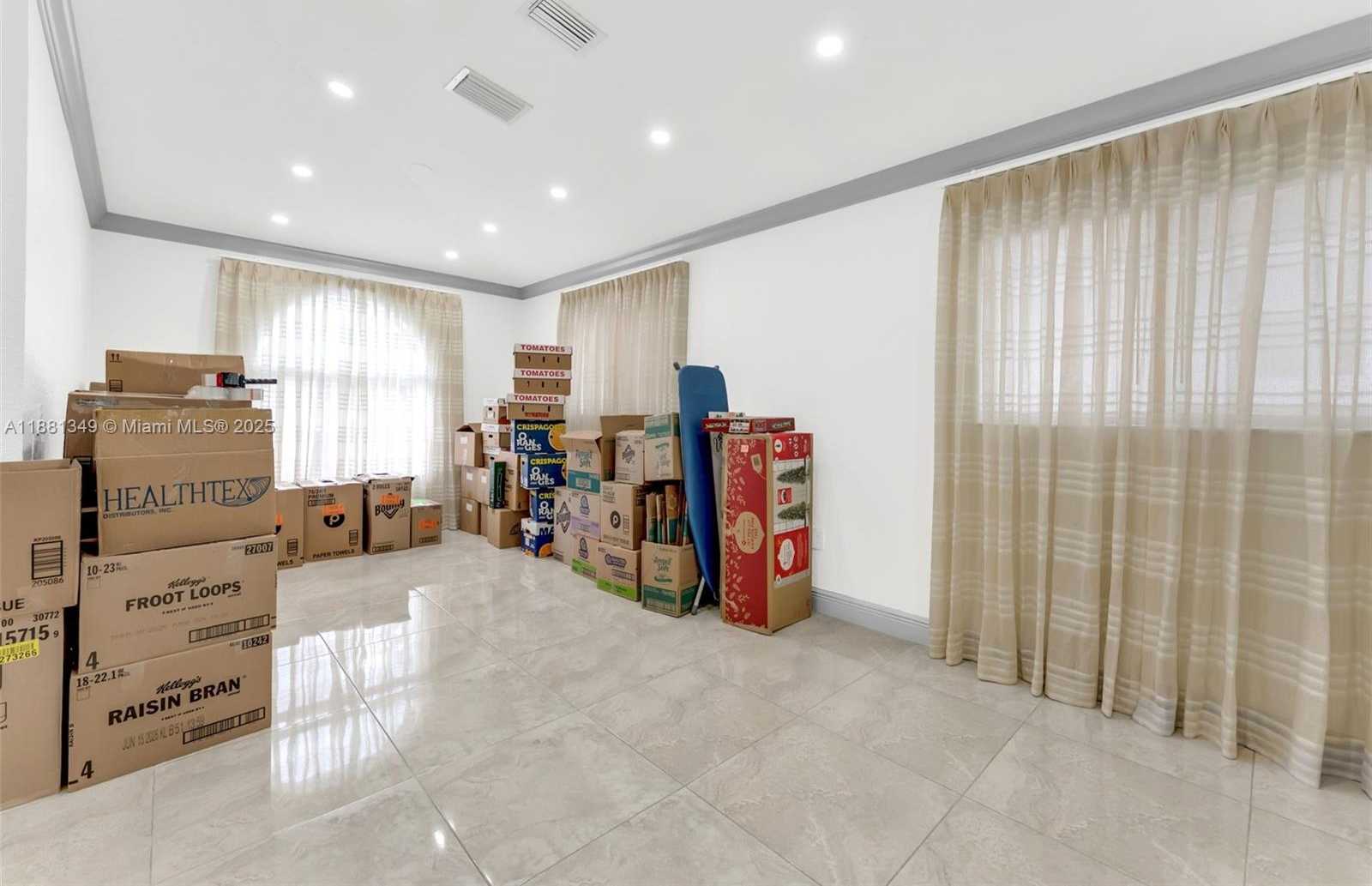 Small Image of 7710 WEST 30TH LN, Hialeah Number 9