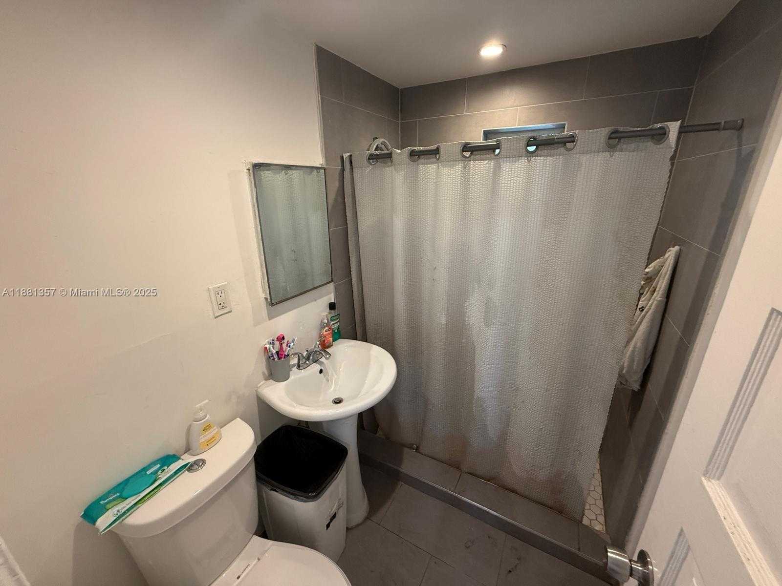 Small Image of 1299 NORTH EAST 40TH CT, Oakland Park Number 5