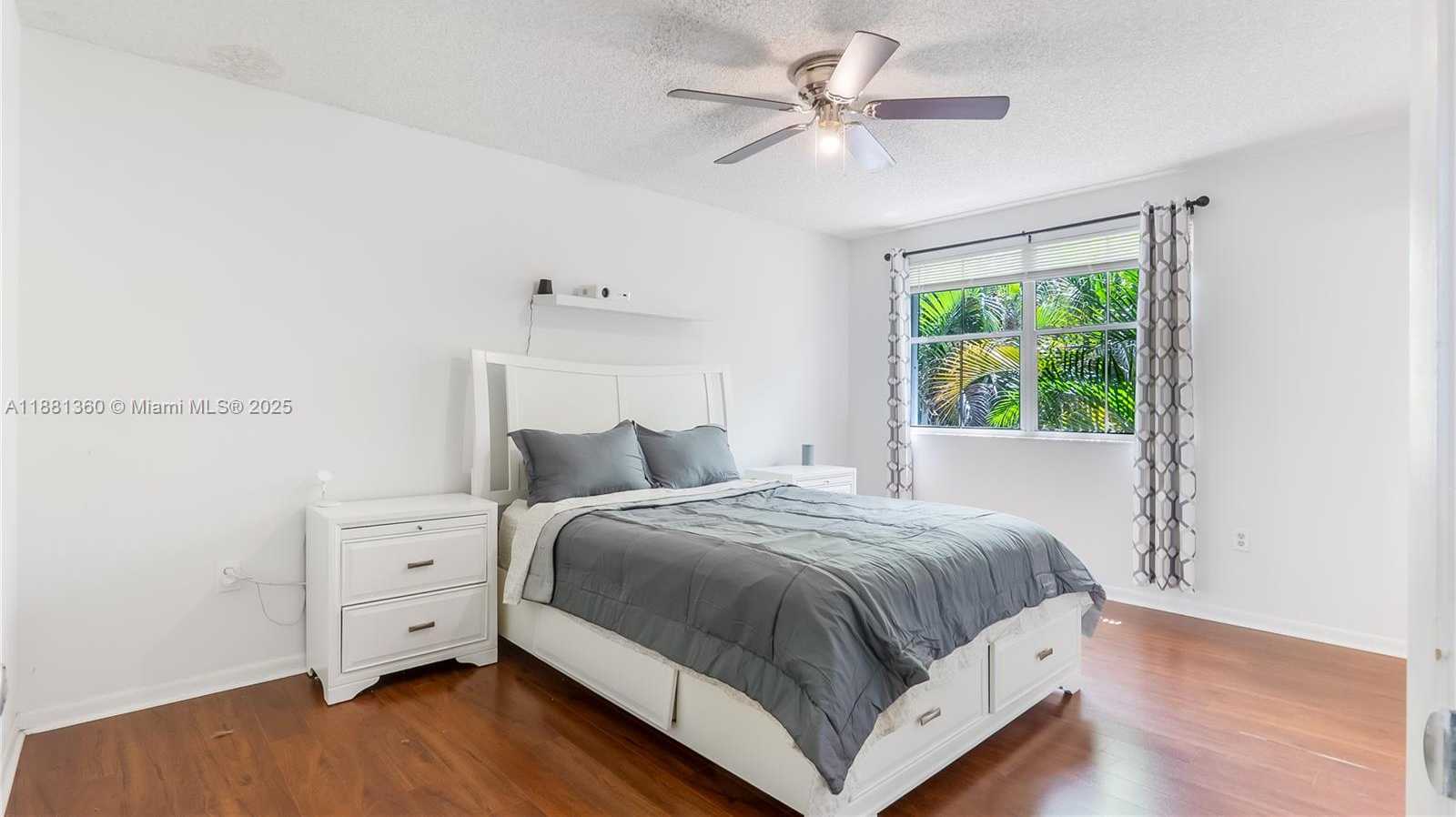Small Image of 7256 SOUTH WEST 44TH CT, Davie Number 18