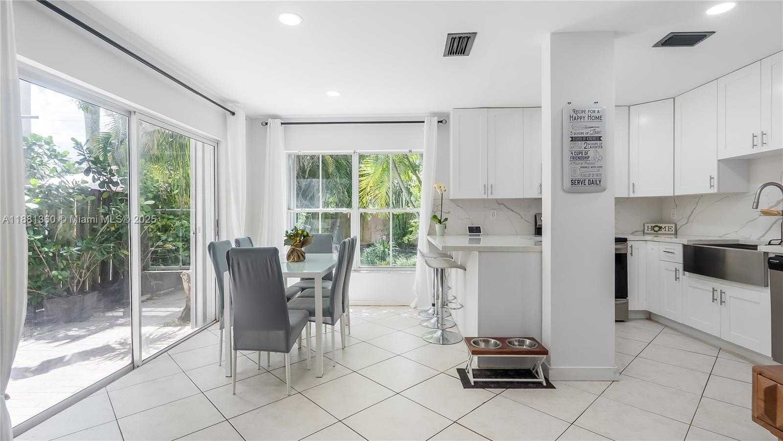 Small Image of 7256 SOUTH WEST 44TH CT, Davie Number 4