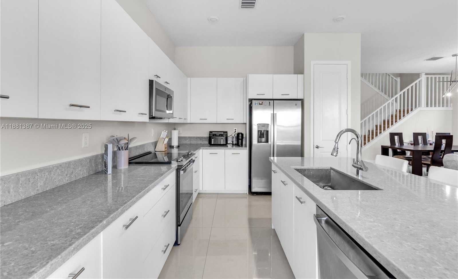 Small Image of 17571 SOUTH WEST 46TH ST, Miramar Number 14