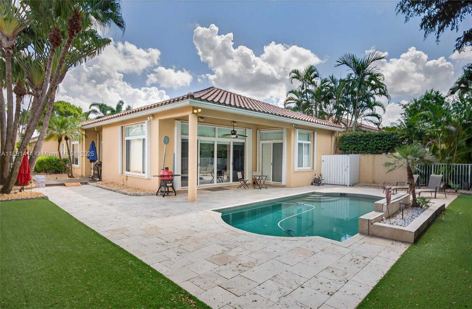 Small Image of 2497 BAY ISLE DR, Weston Number 13