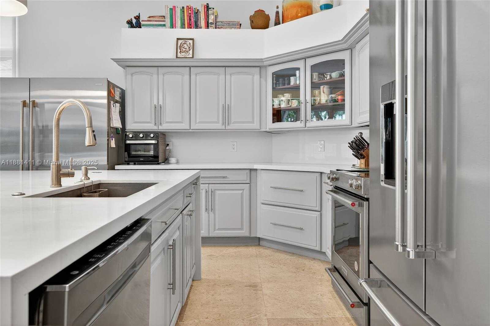 Small Image of 2497 BAY ISLE DR, Weston Number 27