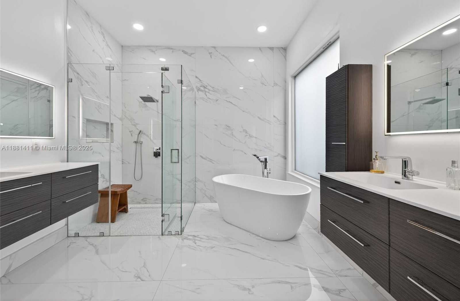Small Image of 2497 BAY ISLE DR, Weston Number 35