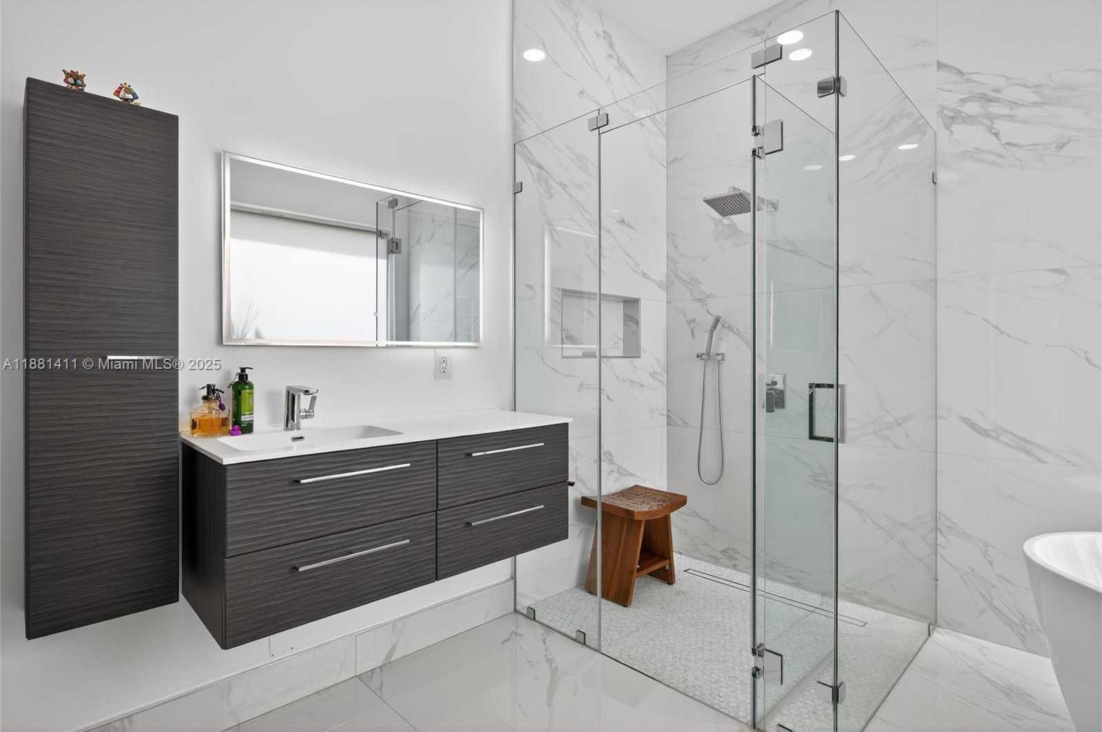 Small Image of 2497 BAY ISLE DR, Weston Number 36