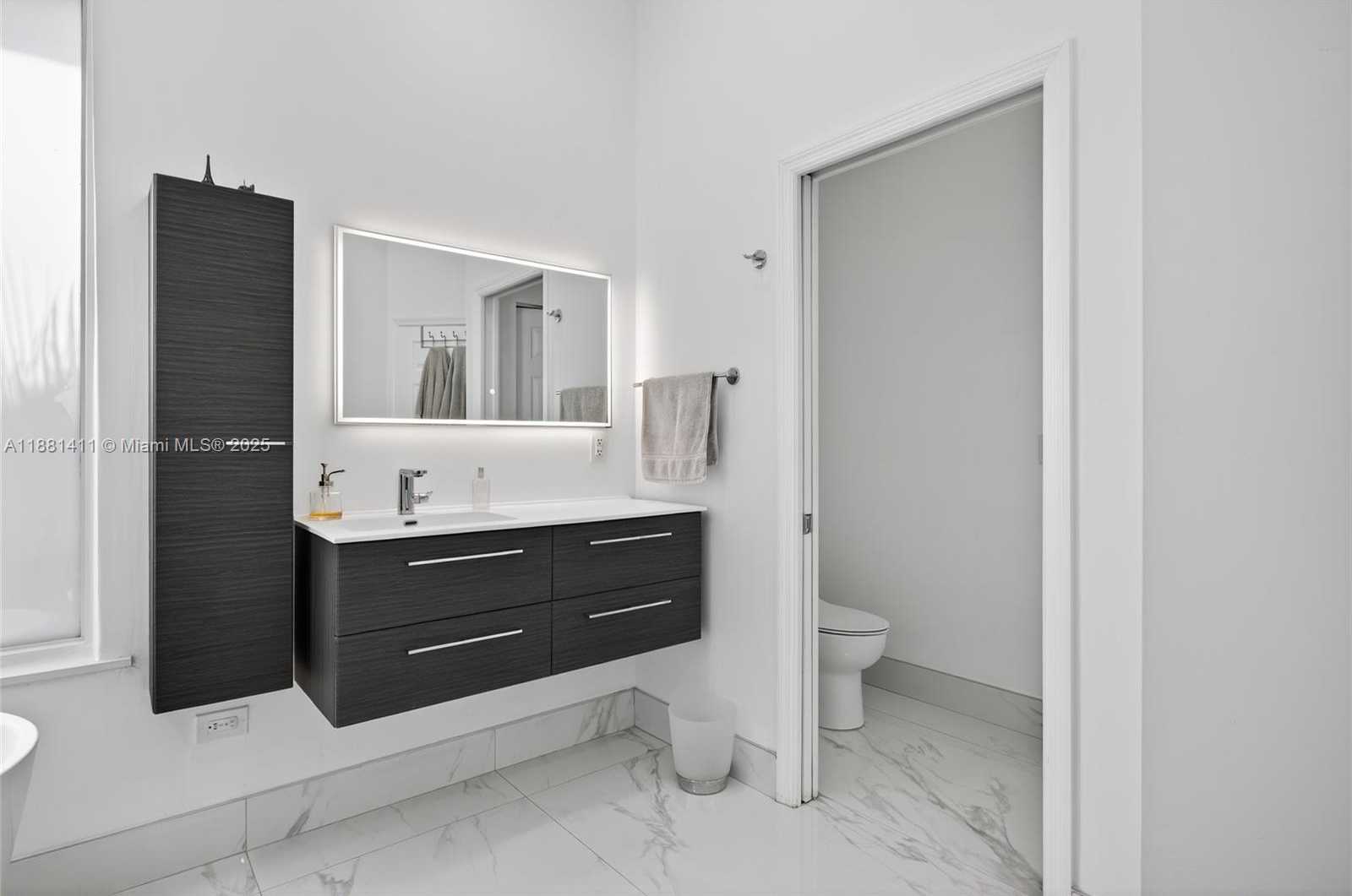 Small Image of 2497 BAY ISLE DR, Weston Number 37
