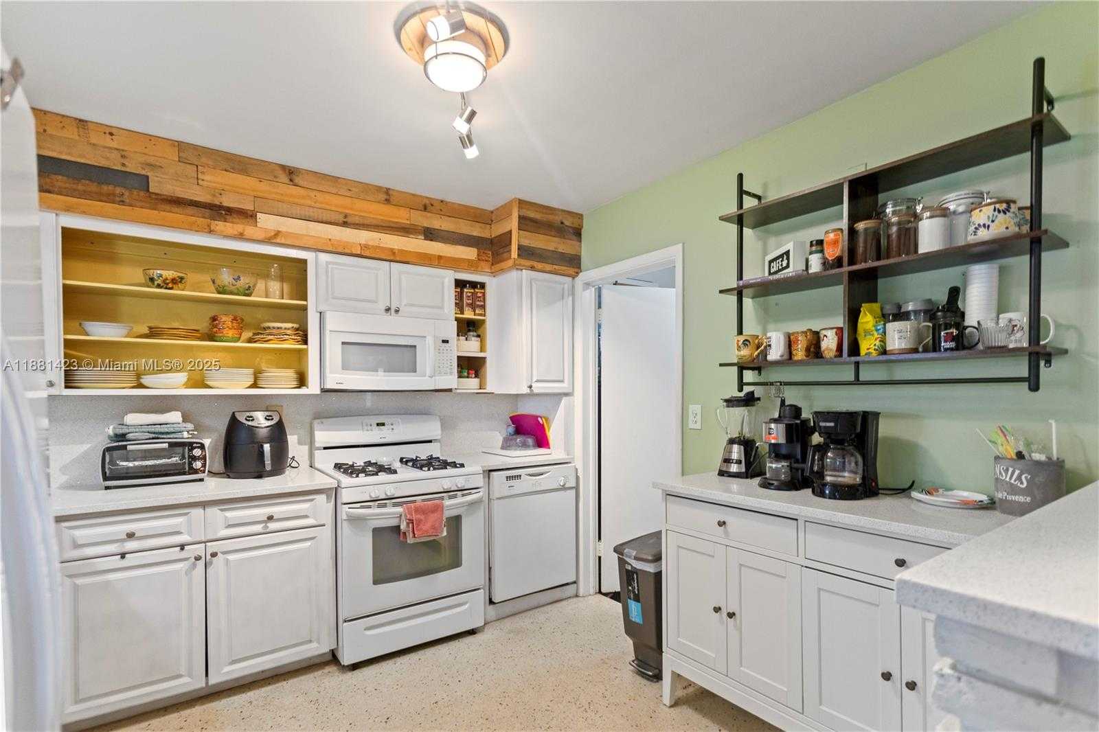 Small Image of 3202 TAFT ST, Hollywood Number 28