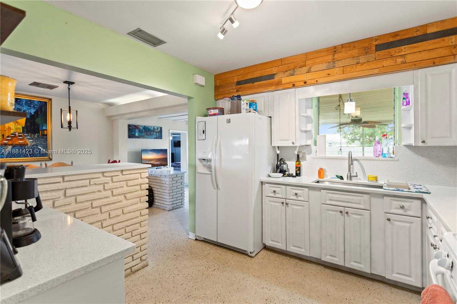 Small Image of 3202 TAFT ST, Hollywood Number 30
