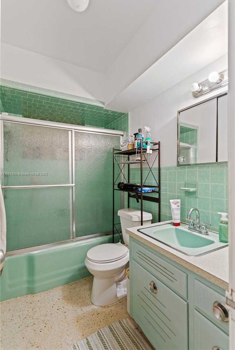 Small Image of 3202 TAFT ST, Hollywood Number 31