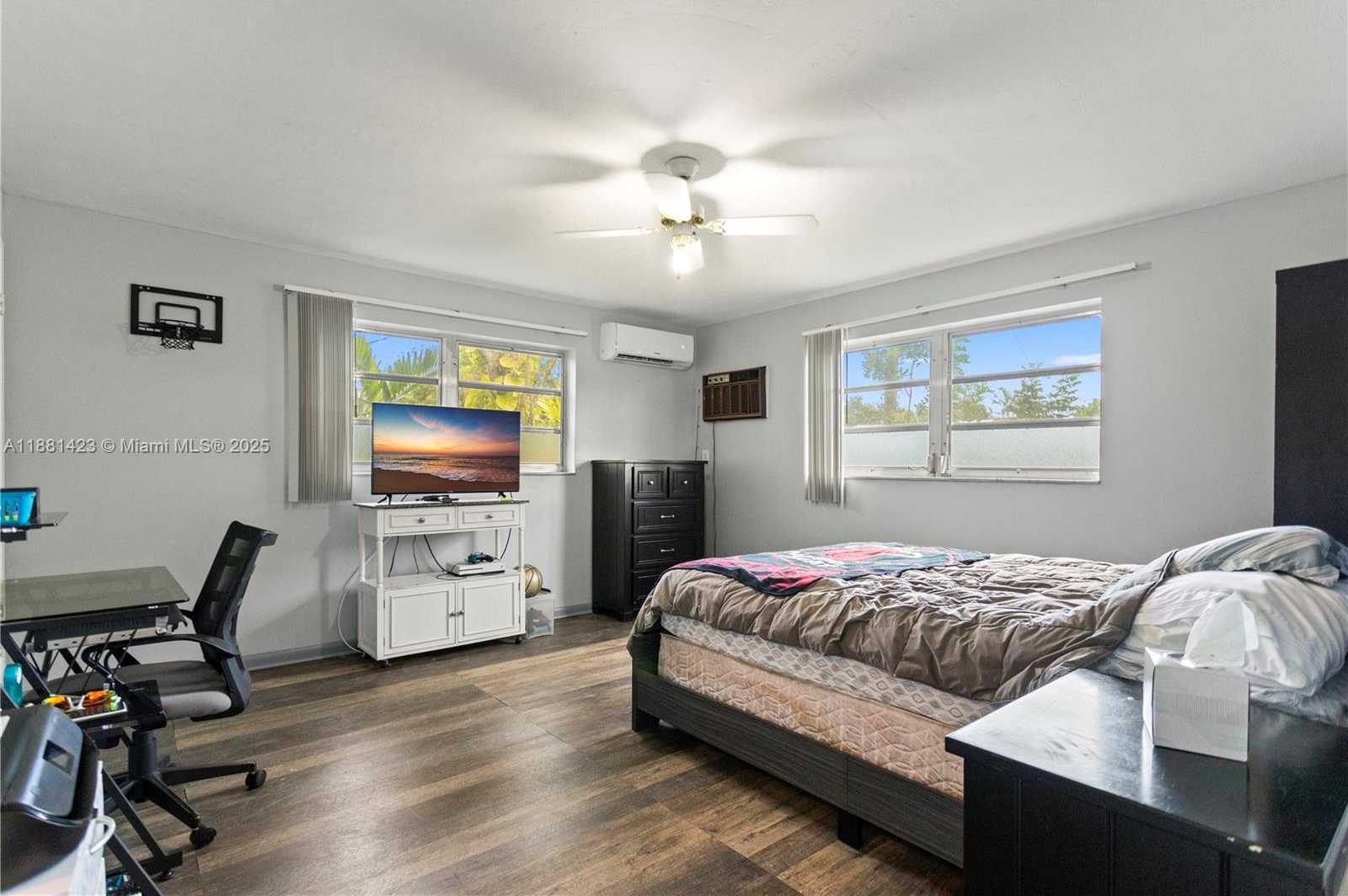 Small Image of 3202 TAFT ST, Hollywood Number 42