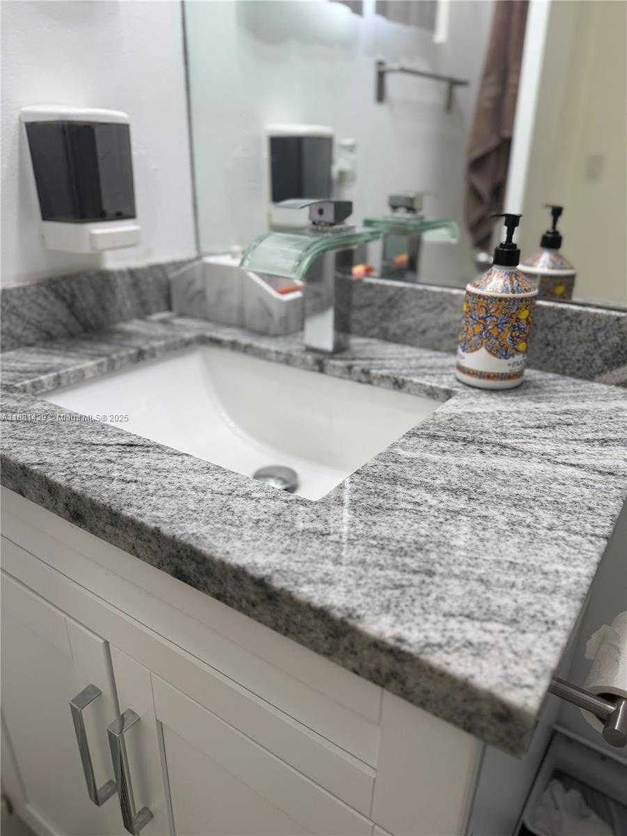 Small Image of 16493 SOUTH WEST 27TH ST, Miramar Number 15
