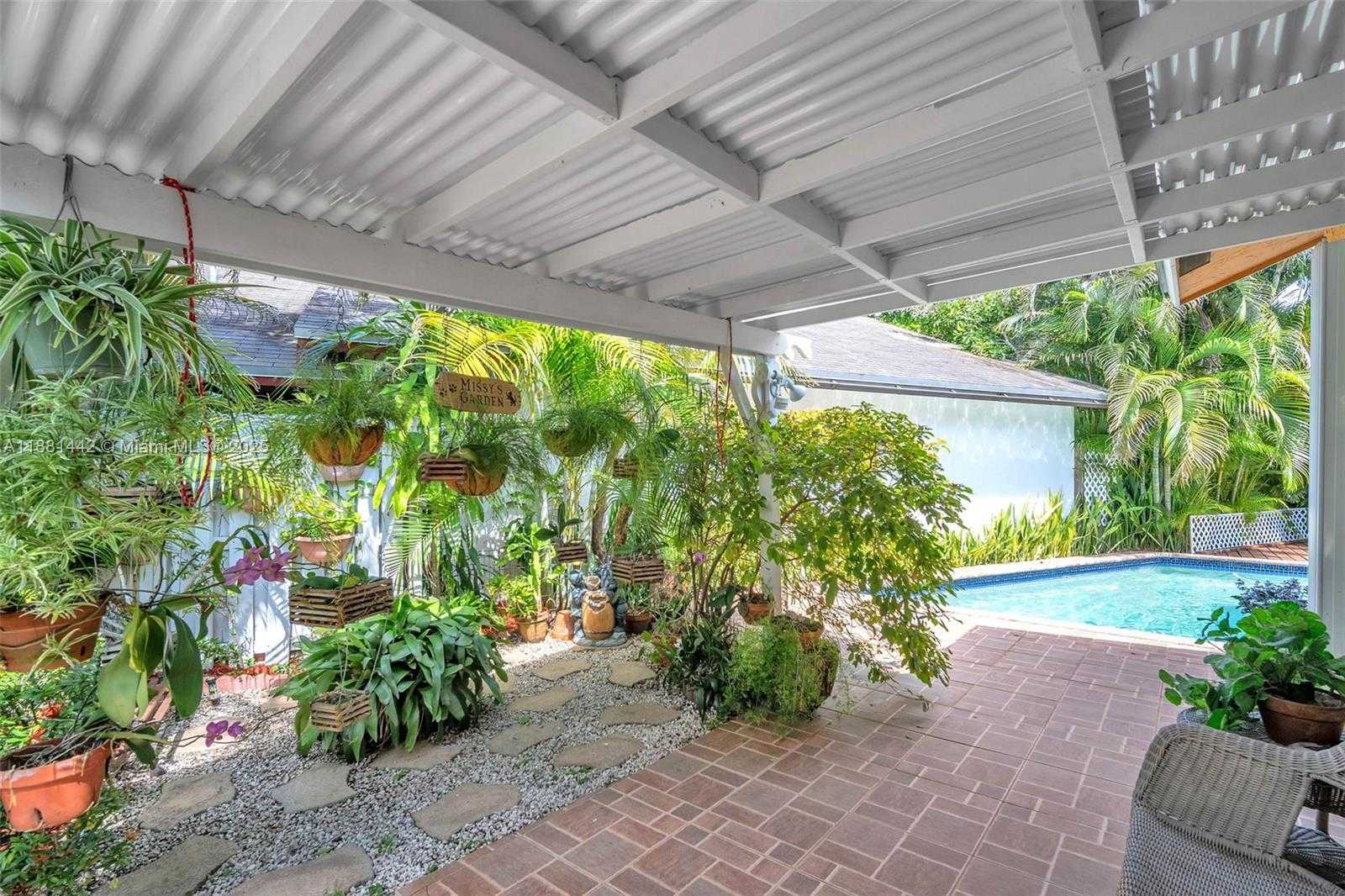 Small Image of 5660 SOUTH WEST 99TH LN, Cooper City Number 17
