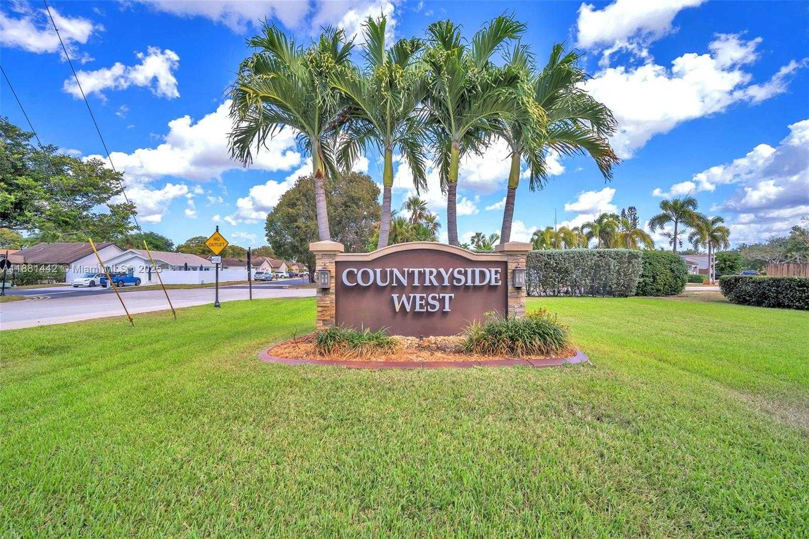 Small Image of 5660 SOUTH WEST 99TH LN, Cooper City Number 21