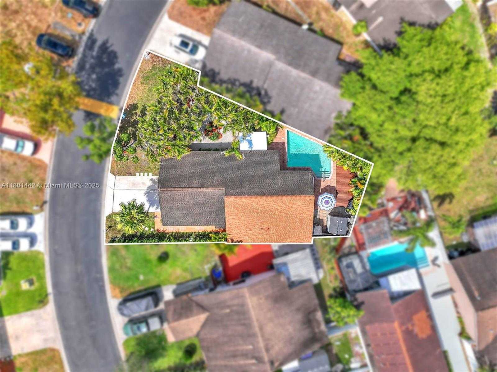 Small Image of 5660 SOUTH WEST 99TH LN, Cooper City Number 26